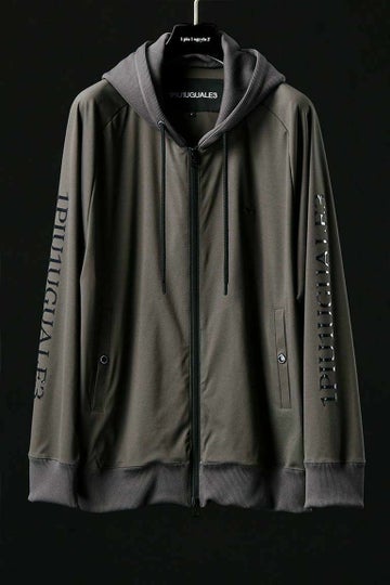 1PIU1UGUALE3 SPORT COMFORTABLE TAG ZIP PARKA［CHARCOAL］ | VATOMCE 