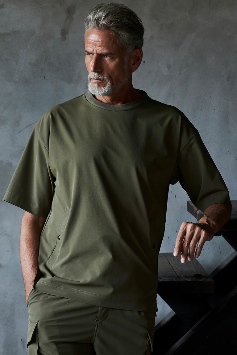 ウノピゥウノウグァーレトレのtシャツ・カットソー