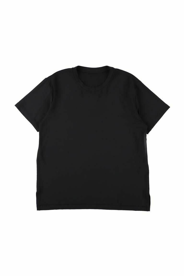 ウノピゥウノウグァーレトレのtシャツ・カットソー